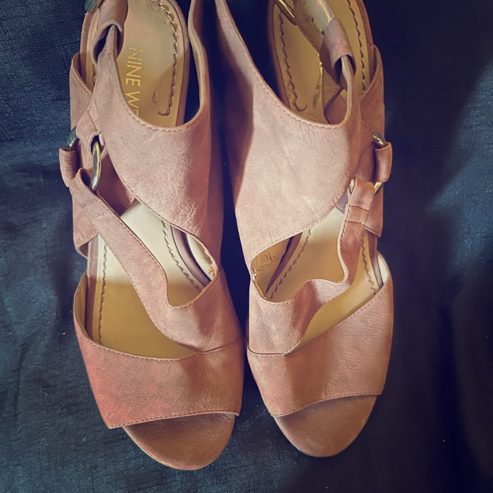 Nine West heel sandals size 9 1/2